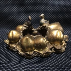 旧藏：堆漆金铜鸳鸯笔洗，皮壳老辣，精品老雕笔洗，文房雅器。 高9cm，底宽18cm，重1320g