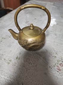 铜龙壶