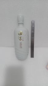 海泉青瓷酒瓶
