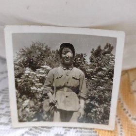 背书包的女孩