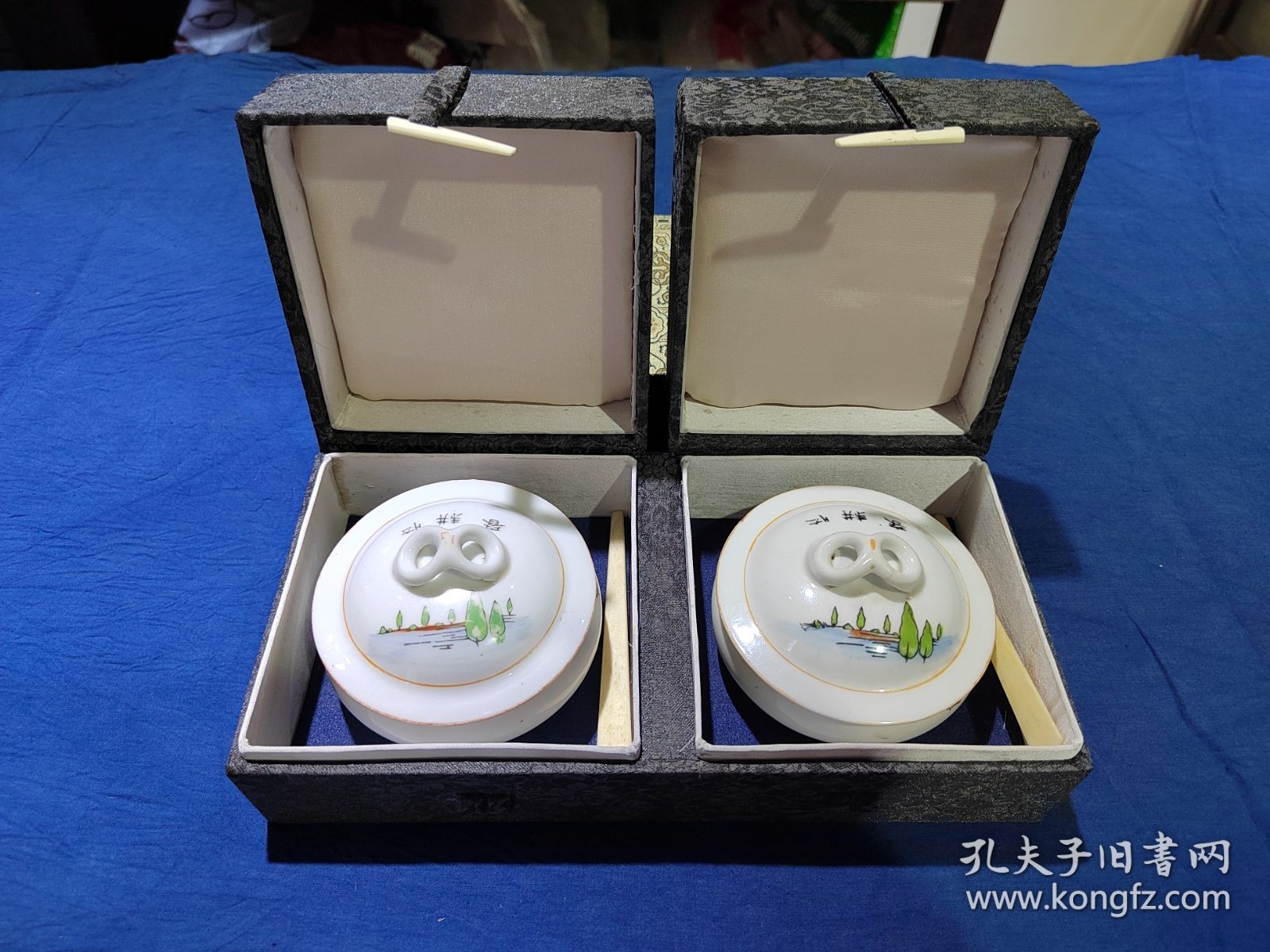 朱砂，金色印泥，自配印泥缸，60.70时年代景德镇瓷缸