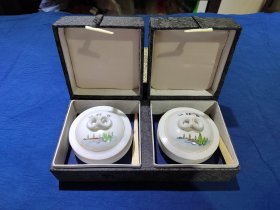 朱砂，金色印泥，自配印泥缸，60.70时年代景德镇瓷缸