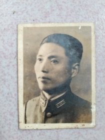 民国时个人照片2张