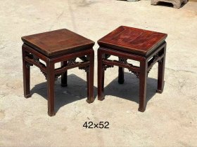 清代精品老方凳一对：束腰起线，四角卡花，原装包老