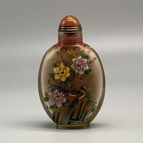 琉璃外画鼻烟壶；