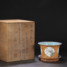 旧藏 清代 雍正粉彩开窗题诗花卉纹盆托一套