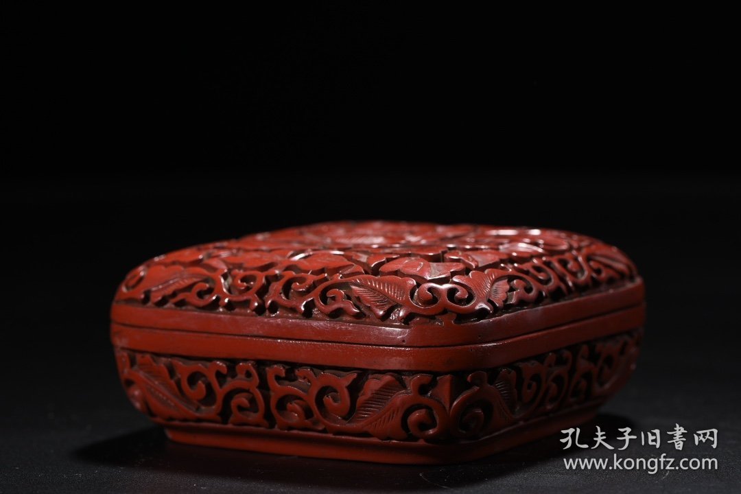 剔红漆器花卉纹印泥盒 高4cm 宽9.5cm 重185克