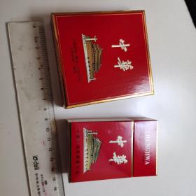 烟标收藏共计12个，空盒，有整体外包大盒子。