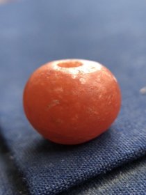 老玛瑙苹果圆古珠子，径1.41、高1.10厘米