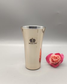 日本Metallic glass皇室皇冠玻璃杯，金属色外观高级大气，杯身光滑细腻，杯口圆润，底部平整。全新未使用。口径6厘米，高10厘米。满58包邮偏远地区邮费自付。
