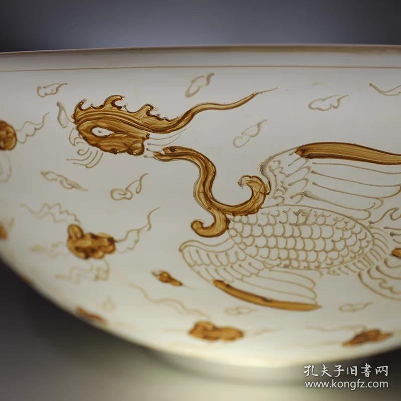 明甜白釉薄胎粉金龙凤纹大碗