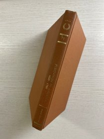 PURITANISM IN AMERICA 1620 - 1750 《1620 - 1750年美洲的清教主义》 ），作者是埃弗雷特·爱默生（Everett Emerson），书中探讨17世纪20年代到18世纪50年代美洲清教主义相关内容，清教主义对美国早期宗教、文化、社会发展影响深远，是研究美国历史与文化重要切入点 。 1977年英文原版（32开）精装如图、内页干净