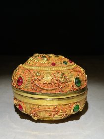 旧藏,银鎏金缠枝莲莲花观音盖罐一只。镶嵌宝石。