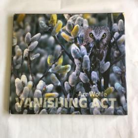 Vanishing Act   自然摄影艺术画册  精装 8开