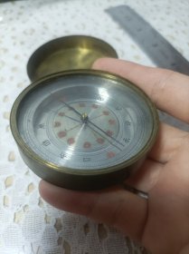 日本回流黄铜指南针。直径6㎝，厚1.2cm。指南针 罗盘 铜壳正常使用