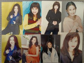 裘海正 裘素凤照片94张合售(含6寸5张)，当代歌坛杂志社早期原版5寸老照片，实物拍摄有现货，要了可以直接下单。 抽13－1－021