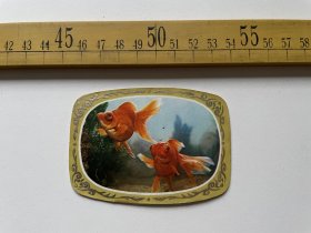（满100包邮）1983年年历卡，金鱼，凹凸版