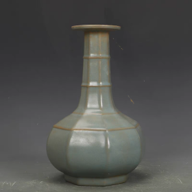 汝窑粉青釉八方瓶