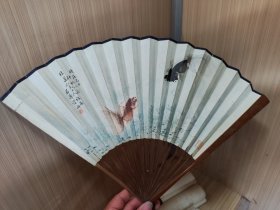 张寿(1877-1947)字君寿，号铁生，馆名篆楼，天津人，庚子事变后，绝意仕进，与陈荣甫创办《醒华画报》。民国任天津普育女学讲席，后创办礼遗女学，与王守恂诸公致力于编修津沽乡梓文献。富收藏，书法于历代碑拓及甲骨篆籀无所不窥，隶书有自己风格。善诗文、精书法，甲骨篆籀无所不窥，张君寿亦善篆刻和金石考证之学，早年即著《精金集》，全书收秦汉印六十七方，均为其本人所拓。