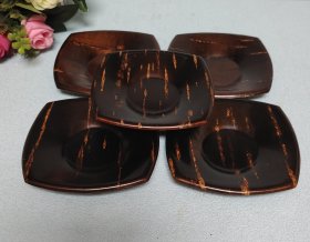 日本樱皮细工，满覆杯垫，小碟。直径11.5厘米，高1.5厘米。五客价。