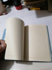 笔记本    （日记）  未使用    （36开，塑料封皮，）  内页干净。有很多插图，介绍古玩的插图。