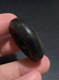 高古老玉玉环袈裟环，皮壳包浆自然，越盘越漂亮。