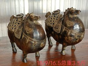 老铜熏香炉一对，保存完好品相如图。