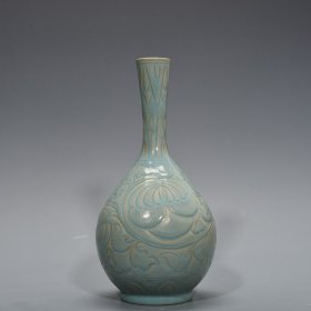 宋清凉寺御制款汝窑天青釉刻缠枝鹿纹胆瓶 29*15厘米 900