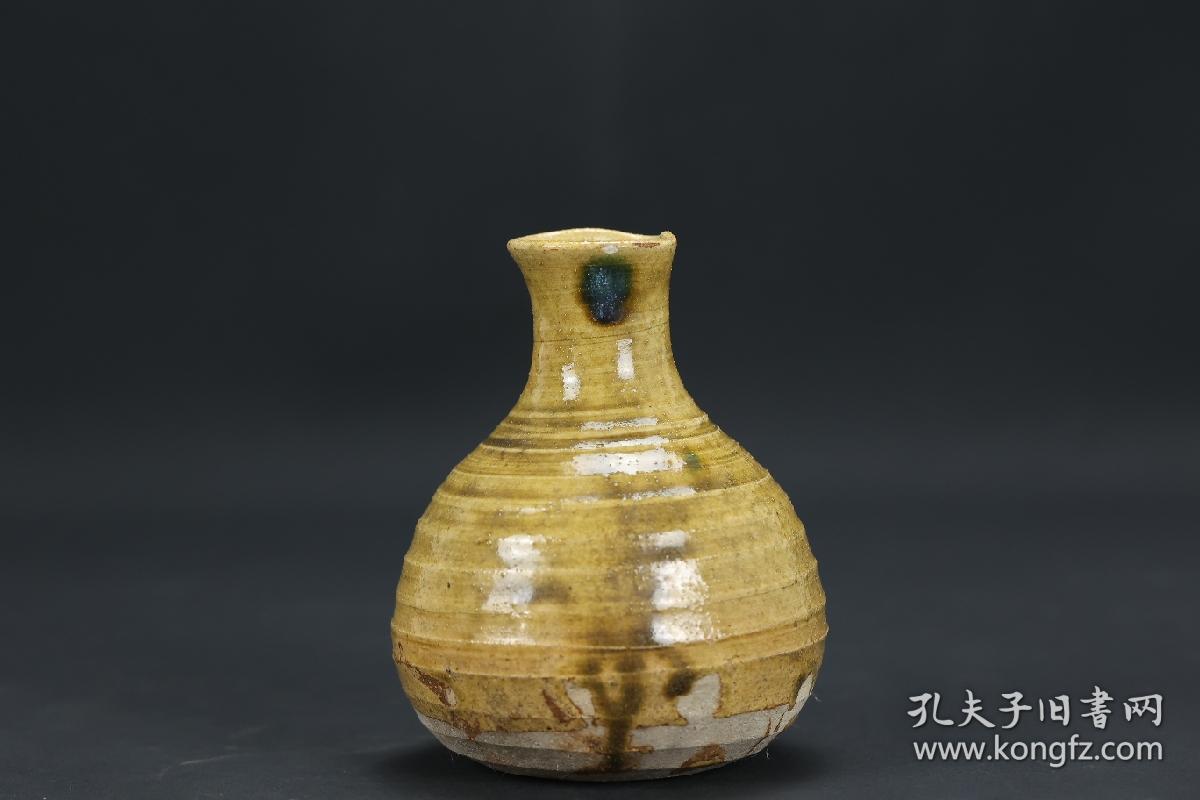 金代长沙窑黄釉点彩瓶，大开门的东西，全品相釉色好，好东西不多介绍，包老保真，看好下单，谢谢