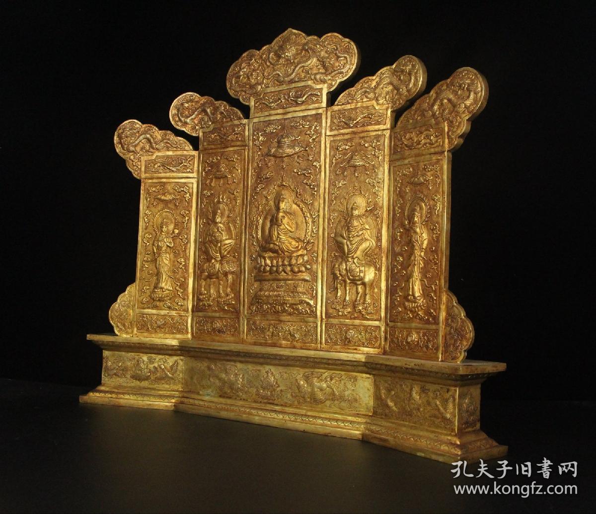 旧藏铜鎏金纯手工錾刻佛像屏风
高65厘米   长69厘米   宽10厘米   重11760克
