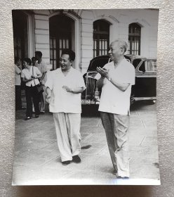 50.60年代-刘少奇与陈丕显欢迎老照片一张