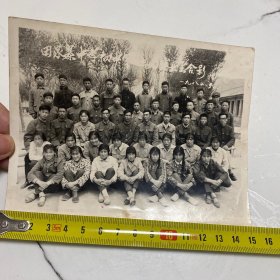 1985年田家寨中学初三班毕业合影