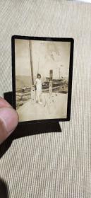 1940年——游轮渡口——旗袍美女照片
