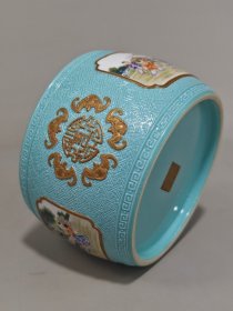 大清乾隆年制款雕刻婴戏图腰鼓