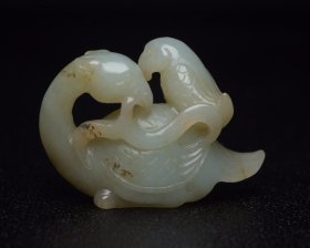 古玉收藏，和田玉鸟如意 特价 规格:5.3×3.6×1.7厘米 重 40克。 玉质细腻温润，造型精致大方，雕工精湛，包浆古朴自然，有着重要的历史文化内涵，极具收藏。