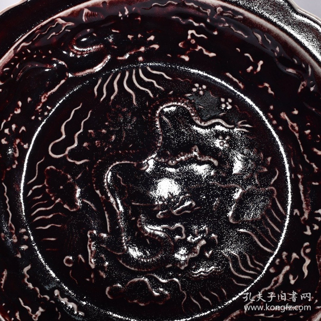 旧藏 元祭红釉雕刻云龙纹菱口折沿盘 高5厘米 宽34厘米