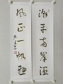 保真书画，著名画家，张东林书房联《潮平两岸阔，风正一帆悬》，软片，尺寸77.5×17cm×2，张东林， 现居北京，密林画派创始人，中国美术家协会会员,中国人民大学艺术学院高研班导师、特聘教授,清华美院山水画高研班特聘导师,北京师范大学启功书院艺委会委员，首都书画艺术研究会理事，国家一级美术师，中国美展百家金陵金奖获得者。