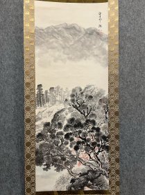 【小室翠雲】 古笔山水图，

1874 - 1945（明治七~昭和二十）72歲。本名 貞次郎，號翠雲、長興山人、長興山莊、徵人、佳麗庵、環 堵畫屋、古夢廬。群馬縣館林市生人。16歲受業田崎草 雲。其人物、花卉、山水俱佳，作品《梅花 雙喜圖》在1902年日本美術協會展上獲一等獎,《山海 圖》、《寒林幽居》分別獲第4、7次文部省美術展二等 獎，獲三等獎作品：《青山白雲》、《雪中山水》、《四時佳 興》等