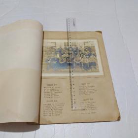 FERNALD CLUB YEARBOOK  FIRST WAR NUMBER NUMBER12，1943年民国 有贴一张照片