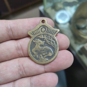 小鹿吃桃挂花