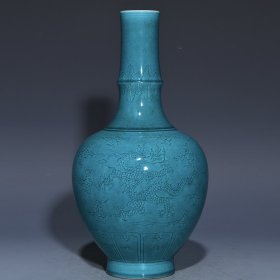 明弘治松石釉暗刻龙纹瓶，高26.3cm直径14cm