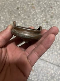 小香炉 外表被刷了 材质年份不详