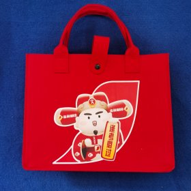 雀巢咖啡礼品 1+2高考毛毡包 产品类型:简易收叠式包 产品规格:340mmX150mmX270m 材质:聚酯纤维 全新宝贝。