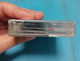 【磁带】张洪量 全世界只有你不知道(未拆封，上端一角有破裂)〈所有音像制品，版本自鉴！！！！由于属于特殊可复制性商品，不接受任何原因的退换，不，退，不，换!试听可以正常播放，请看好图片下单，播放器不同，播出的声音不同，不保音质! 〉