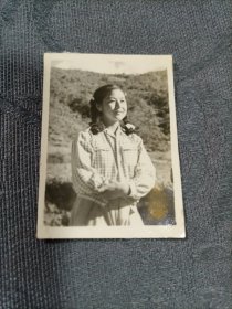 志愿军老照片 志愿军女战士思云1953年（张行筠存留）