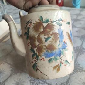 手绘一枝花提梁壶如图