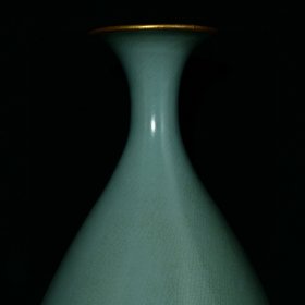 宋汝窑刻字描金题诗仕女纹包口玉壶春瓶,高43.8×25厘米