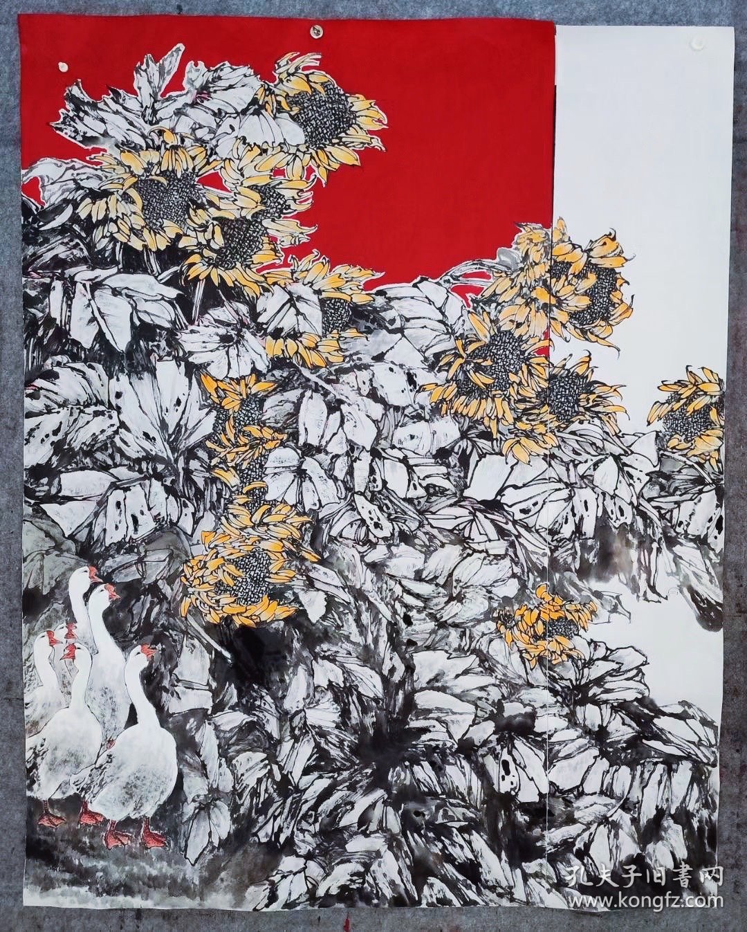 花鸟画，丈二斗方，写意画法，皴法点染，纯手绘，假一赔百万，带老师和画的合影，任何尺寸老师都可以定制，带收藏证书，这个链接里面一共有4幅构图，大家可以选选看喜欢那副，可以让老师现画，山东省美协李春霖老师原创大作，老师的花鸟画的不亚于中美协老师，实际画的比照片拍出来要漂亮的多，笔法苍劲有力，鸟和叶子画的很逼真，行云流水，整幅构图非常饱满，大气，颜色的渲染恰到好处。2米×1.8米的，丈二斗方！