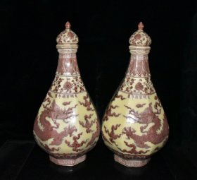 旧藏 明代宣德黄釉釉里红龙纹宝塔瓶一对【58x29cm】