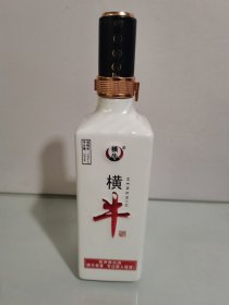 一斤装横牛酒毛主席题词图酒瓶